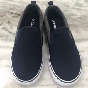 NWOT Old Navy Slip on sneakers - Boys 13